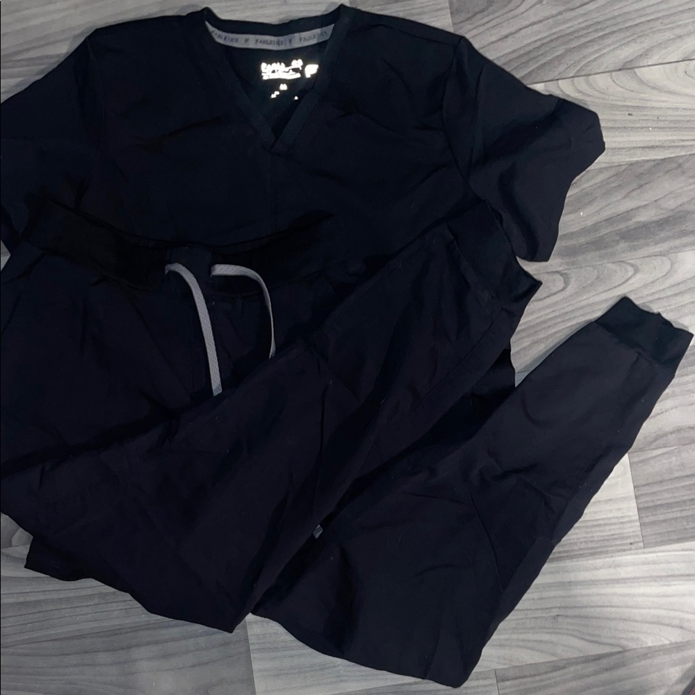 Scrub Set Fabletics - Picture 3 of 4